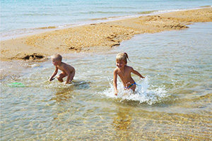 Отдых с детьми на песчаном пляже Анапы